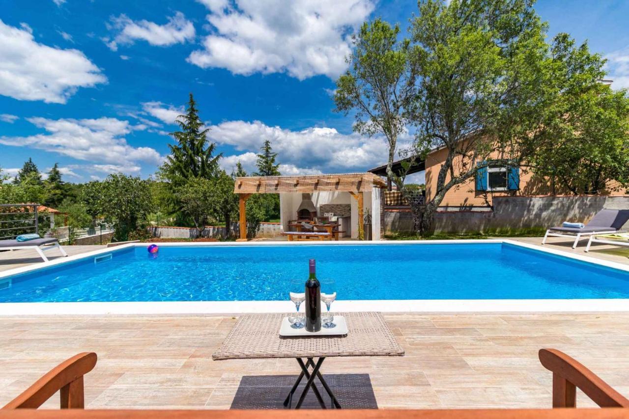 Holiday Home In Tinjan - Istrien 44359 Екстер'єр фото